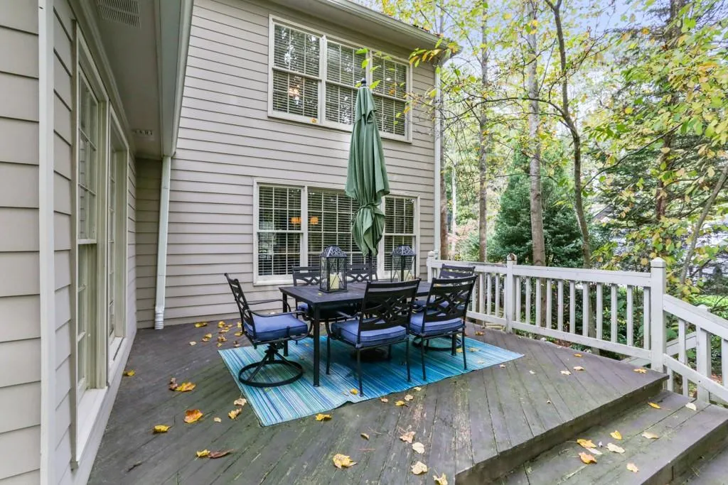 225 Brackenwood Circle, Sandy Springs, Georgia 30328, 5 Bedrooms Bedrooms, ,3 BathroomsBathrooms,Residential,Sold,225 Brackenwood Circle,6641503