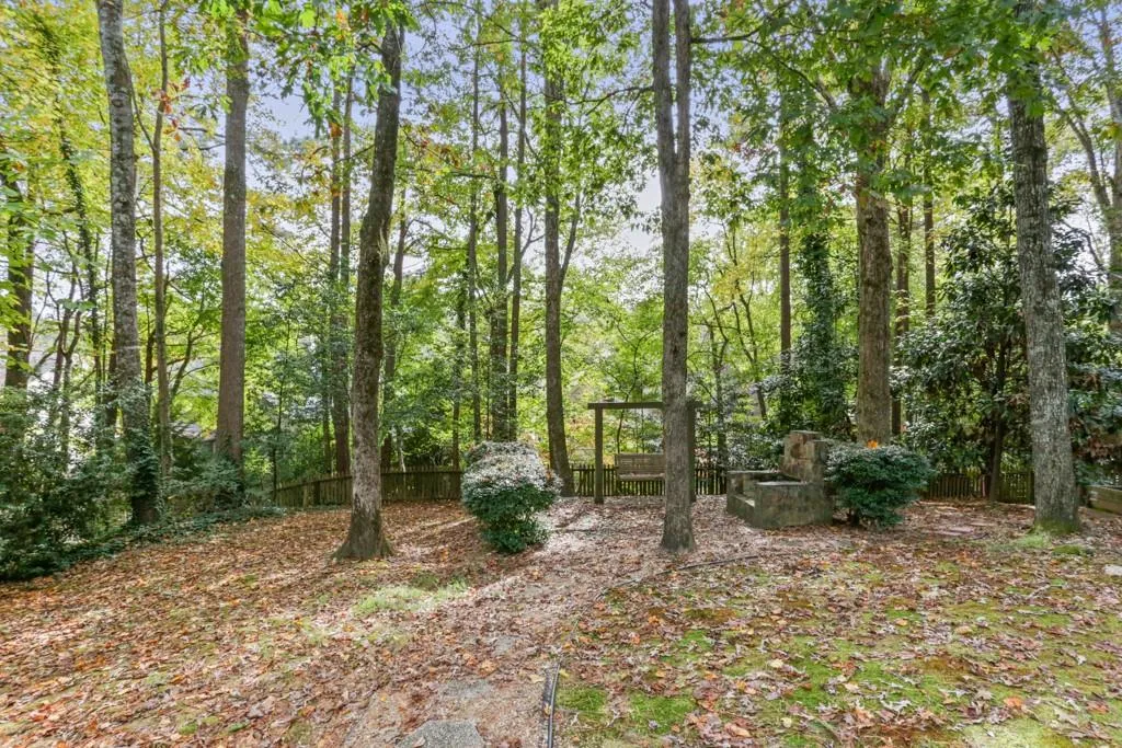 225 Brackenwood Circle, Sandy Springs, Georgia 30328, 5 Bedrooms Bedrooms, ,3 BathroomsBathrooms,Residential,Sold,225 Brackenwood Circle,6641503