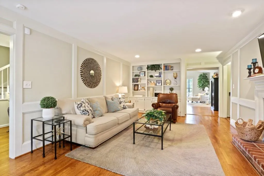 225 Brackenwood Circle, Sandy Springs, Georgia 30328, 5 Bedrooms Bedrooms, ,3 BathroomsBathrooms,Residential,Sold,225 Brackenwood Circle,6641503