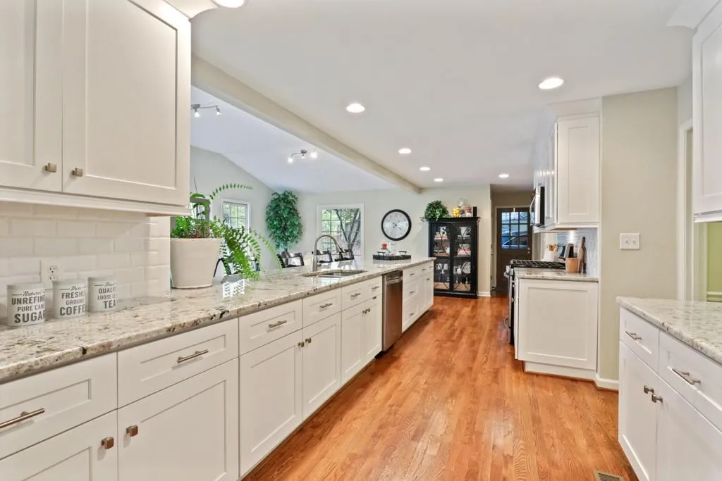 225 Brackenwood Circle, Sandy Springs, Georgia 30328, 5 Bedrooms Bedrooms, ,3 BathroomsBathrooms,Residential,Sold,225 Brackenwood Circle,6641503