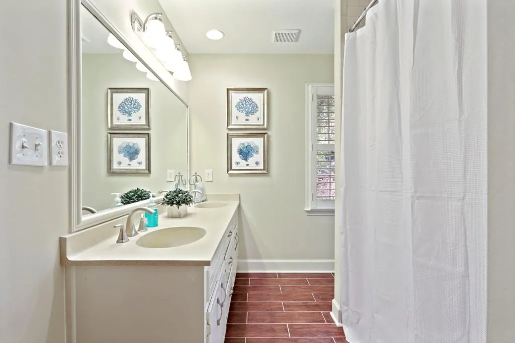 225 Brackenwood Circle, Sandy Springs, Georgia 30328, 5 Bedrooms Bedrooms, ,3 BathroomsBathrooms,Residential,Sold,225 Brackenwood Circle,6641503