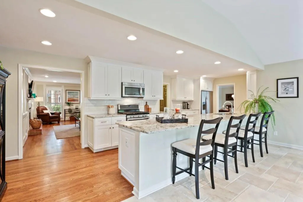 225 Brackenwood Circle, Sandy Springs, Georgia 30328, 5 Bedrooms Bedrooms, ,3 BathroomsBathrooms,Residential,Sold,225 Brackenwood Circle,6641503