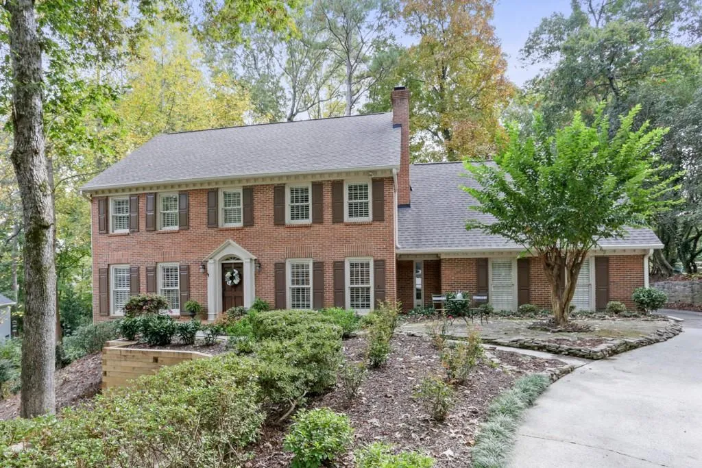 225 Brackenwood Circle, Sandy Springs, Georgia 30328, 5 Bedrooms Bedrooms, ,3 BathroomsBathrooms,Residential,Sold,225 Brackenwood Circle,6641503