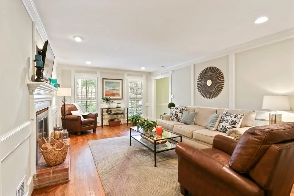 225 Brackenwood Circle, Sandy Springs, Georgia 30328, 5 Bedrooms Bedrooms, ,3 BathroomsBathrooms,Residential,Sold,225 Brackenwood Circle,6641503