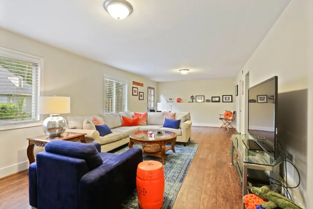 225 Brackenwood Circle, Sandy Springs, Georgia 30328, 5 Bedrooms Bedrooms, ,3 BathroomsBathrooms,Residential,Sold,225 Brackenwood Circle,6641503