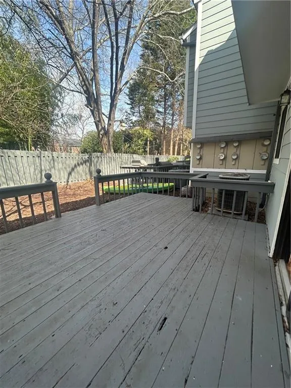 1063 Riverbend Club Drive Se, Atlanta, Georgia 30339, 2 Bedrooms Bedrooms, ,2 BathroomsBathrooms,Residential,For Sale,1063 Riverbend Club Drive Se,7537110
