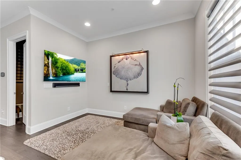 18 Peachtree Avenue Ne Unit 4, Atlanta, Georgia 30305, 3 Bedrooms Bedrooms, ,2 BathroomsBathrooms,Residential,For Sale,18 Peachtree Avenue Ne Unit 4,7634180