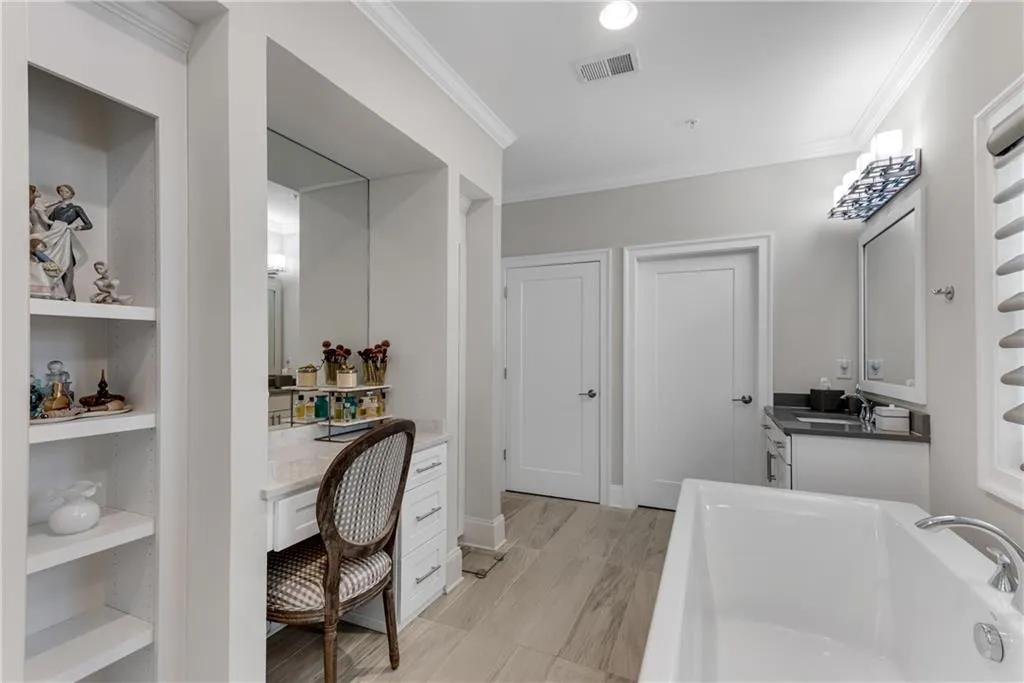 18 Peachtree Avenue Ne Unit 4, Atlanta, Georgia 30305, 3 Bedrooms Bedrooms, ,2 BathroomsBathrooms,Residential,For Sale,18 Peachtree Avenue Ne Unit 4,7634180