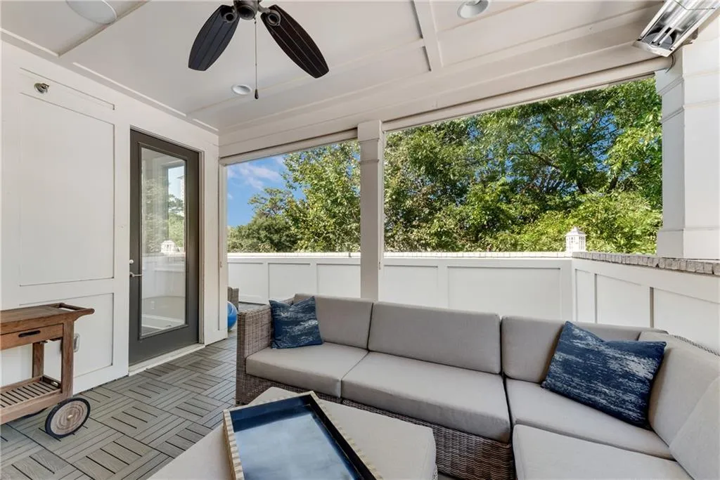 18 Peachtree Avenue Ne Unit 4, Atlanta, Georgia 30305, 3 Bedrooms Bedrooms, ,2 BathroomsBathrooms,Residential,For Sale,18 Peachtree Avenue Ne Unit 4,7634180