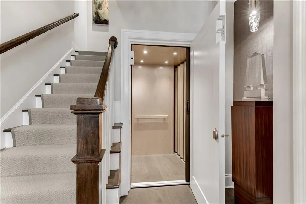 18 Peachtree Avenue Ne Unit 4, Atlanta, Georgia 30305, 3 Bedrooms Bedrooms, ,2 BathroomsBathrooms,Residential,For Sale,18 Peachtree Avenue Ne Unit 4,7634180