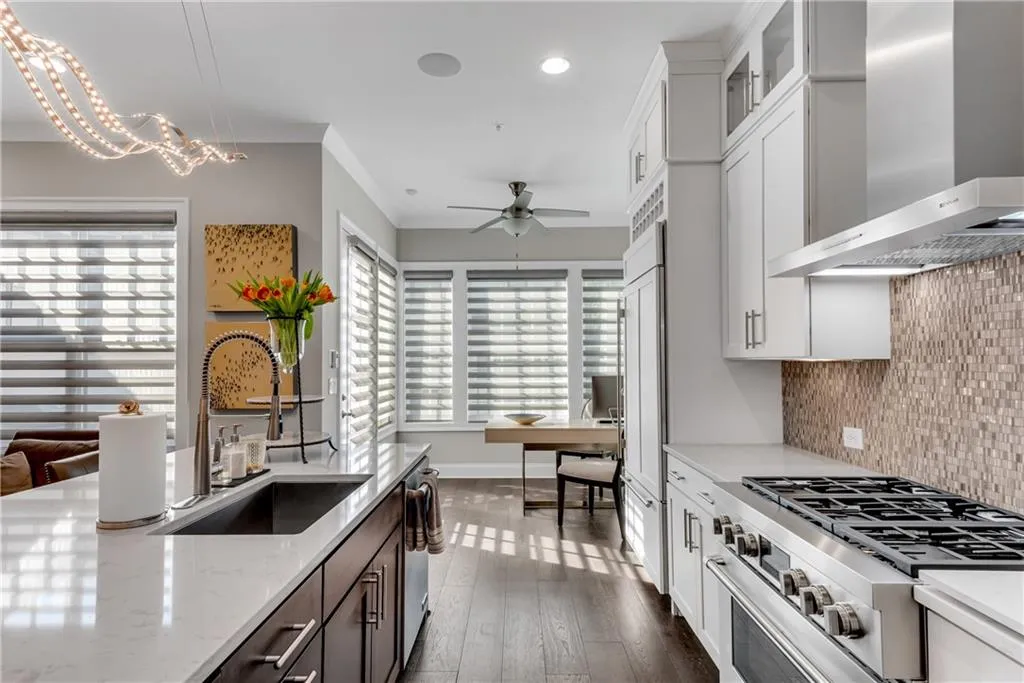 18 Peachtree Avenue Ne Unit 4, Atlanta, Georgia 30305, 3 Bedrooms Bedrooms, ,2 BathroomsBathrooms,Residential,For Sale,18 Peachtree Avenue Ne Unit 4,7634180