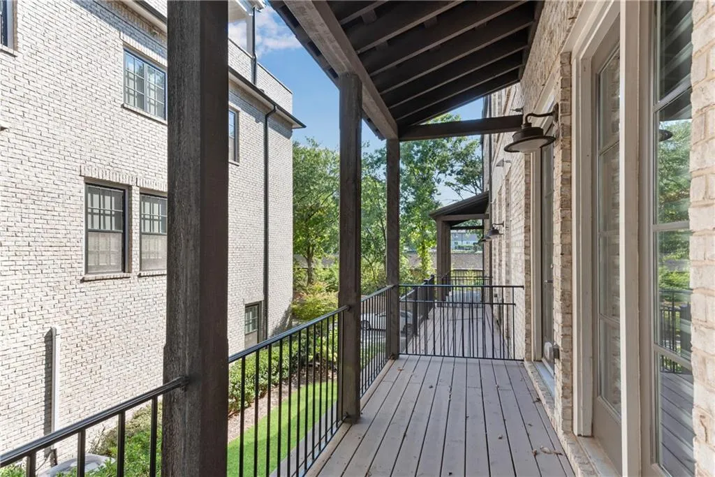 18 Peachtree Avenue Ne Unit 4, Atlanta, Georgia 30305, 3 Bedrooms Bedrooms, ,2 BathroomsBathrooms,Residential,For Sale,18 Peachtree Avenue Ne Unit 4,7634180