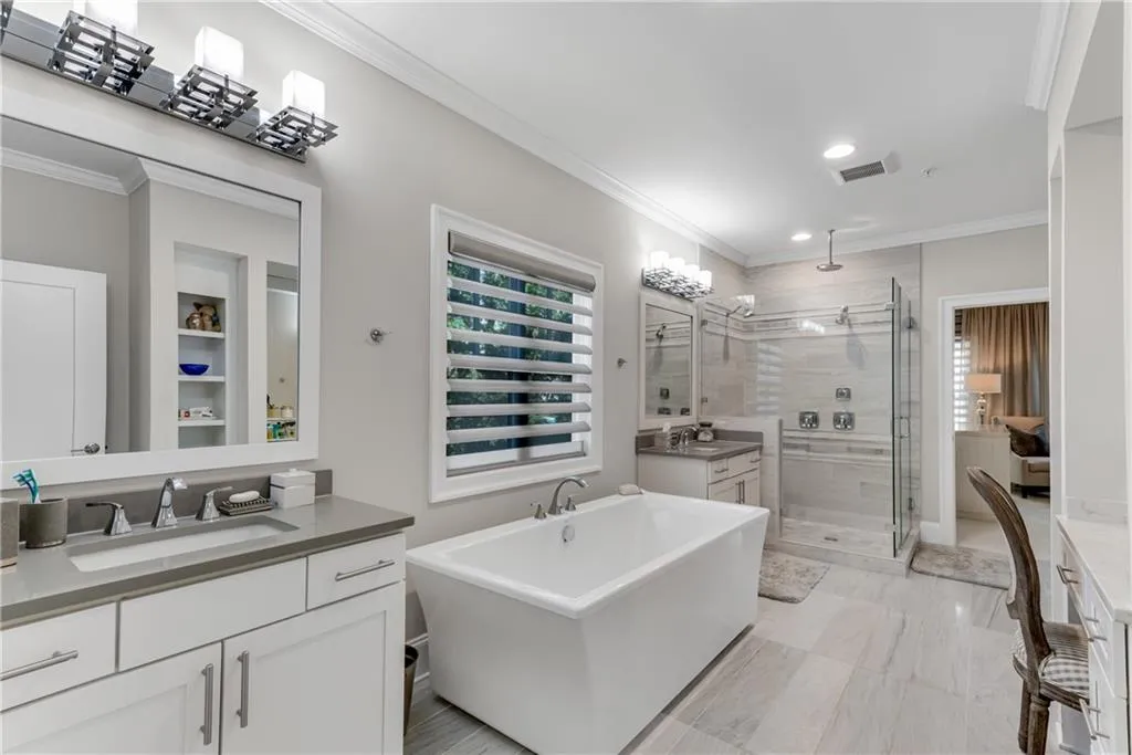 18 Peachtree Avenue Ne Unit 4, Atlanta, Georgia 30305, 3 Bedrooms Bedrooms, ,2 BathroomsBathrooms,Residential,For Sale,18 Peachtree Avenue Ne Unit 4,7634180