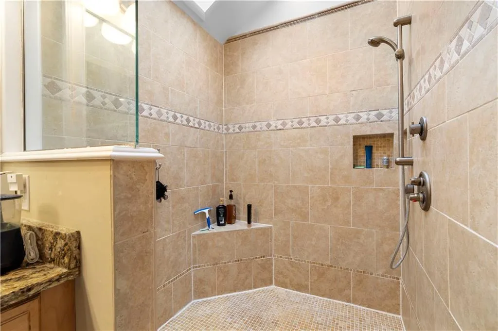 Main Bathroom walk in shower
