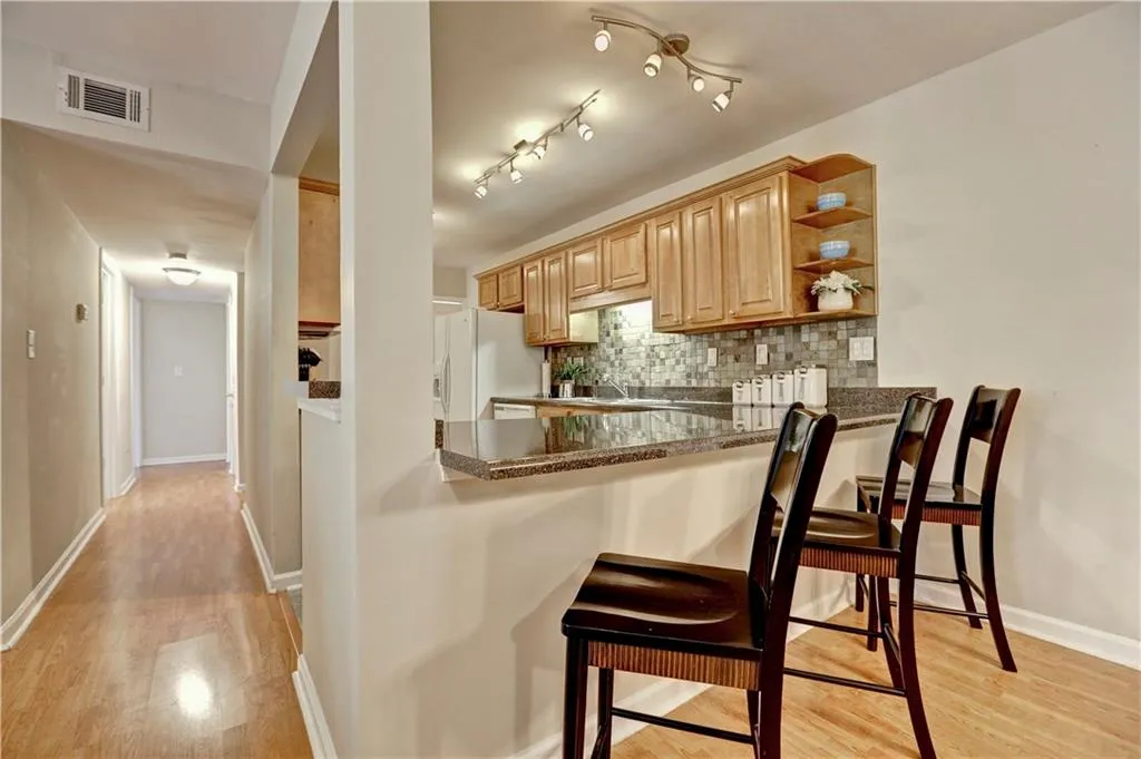 503 Brighton Point, Atlanta, Georgia 30328, 2 Bedrooms Bedrooms, ,2 BathroomsBathrooms,Residential,Sold,503 Brighton Point,5671312