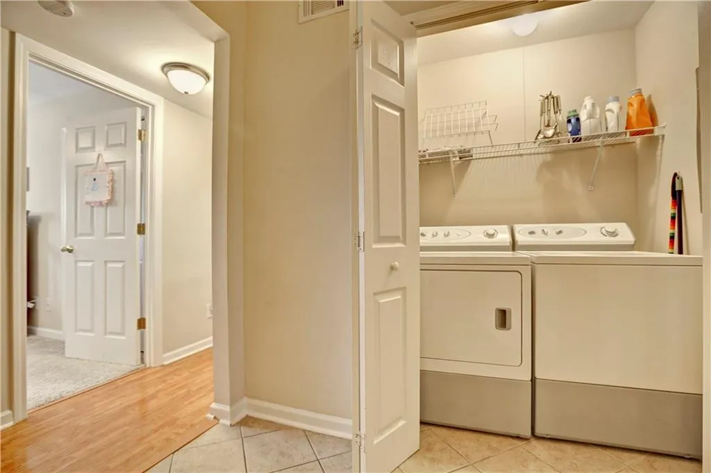 503 Brighton Point, Atlanta, Georgia 30328, 2 Bedrooms Bedrooms, ,2 BathroomsBathrooms,Residential,Sold,503 Brighton Point,5671312