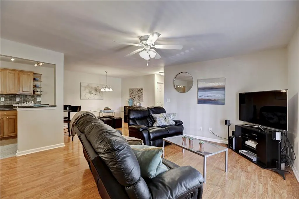 503 Brighton Point, Atlanta, Georgia 30328, 2 Bedrooms Bedrooms, ,2 BathroomsBathrooms,Residential,Sold,503 Brighton Point,5671312