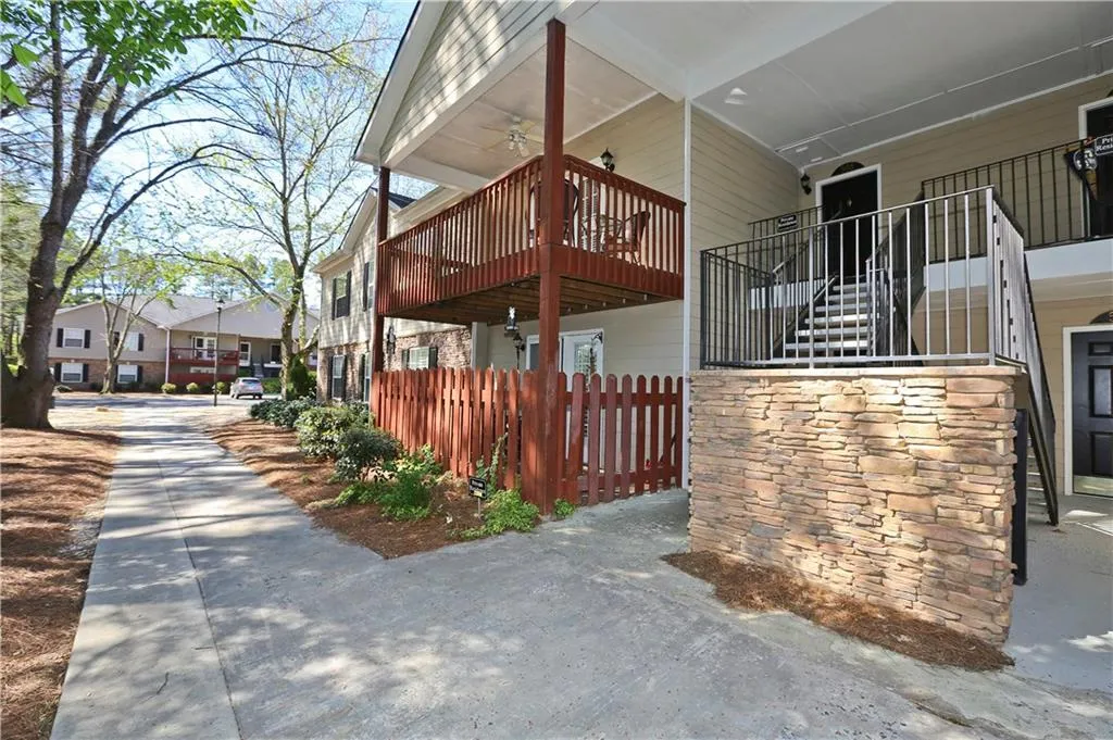 503 Brighton Point, Atlanta, Georgia 30328, 2 Bedrooms Bedrooms, ,2 BathroomsBathrooms,Residential,Sold,503 Brighton Point,5671312