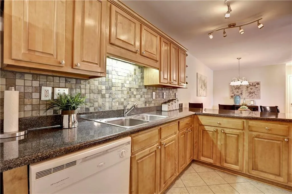 503 Brighton Point, Atlanta, Georgia 30328, 2 Bedrooms Bedrooms, ,2 BathroomsBathrooms,Residential,Sold,503 Brighton Point,5671312