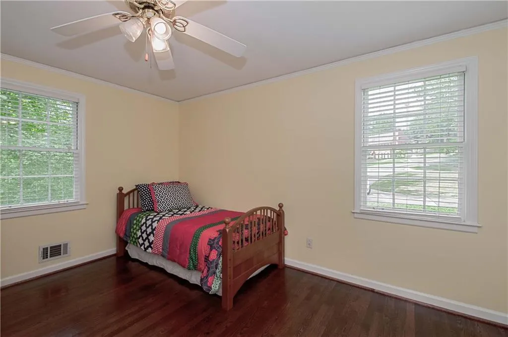 301 Windsor Parkway, Sandy Springs, Georgia 30342, 3 Bedrooms Bedrooms, ,2 BathroomsBathrooms,Residential,Sold,301 Windsor Parkway,5896152