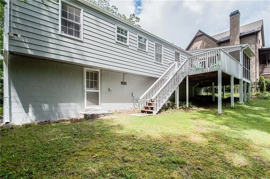 301 Windsor Parkway, Sandy Springs, Georgia 30342, 3 Bedrooms Bedrooms, ,2 BathroomsBathrooms,Residential,Sold,301 Windsor Parkway,5896152