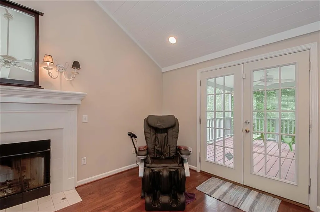 301 Windsor Parkway, Sandy Springs, Georgia 30342, 3 Bedrooms Bedrooms, ,2 BathroomsBathrooms,Residential,Sold,301 Windsor Parkway,5896152