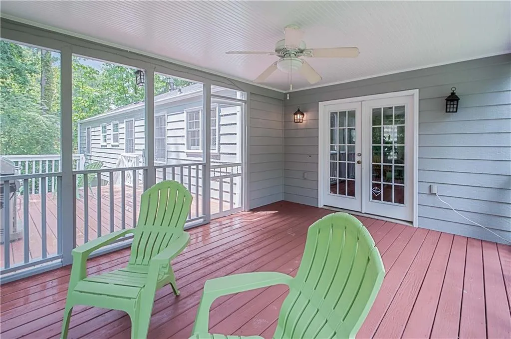 301 Windsor Parkway, Sandy Springs, Georgia 30342, 3 Bedrooms Bedrooms, ,2 BathroomsBathrooms,Residential,Sold,301 Windsor Parkway,5896152