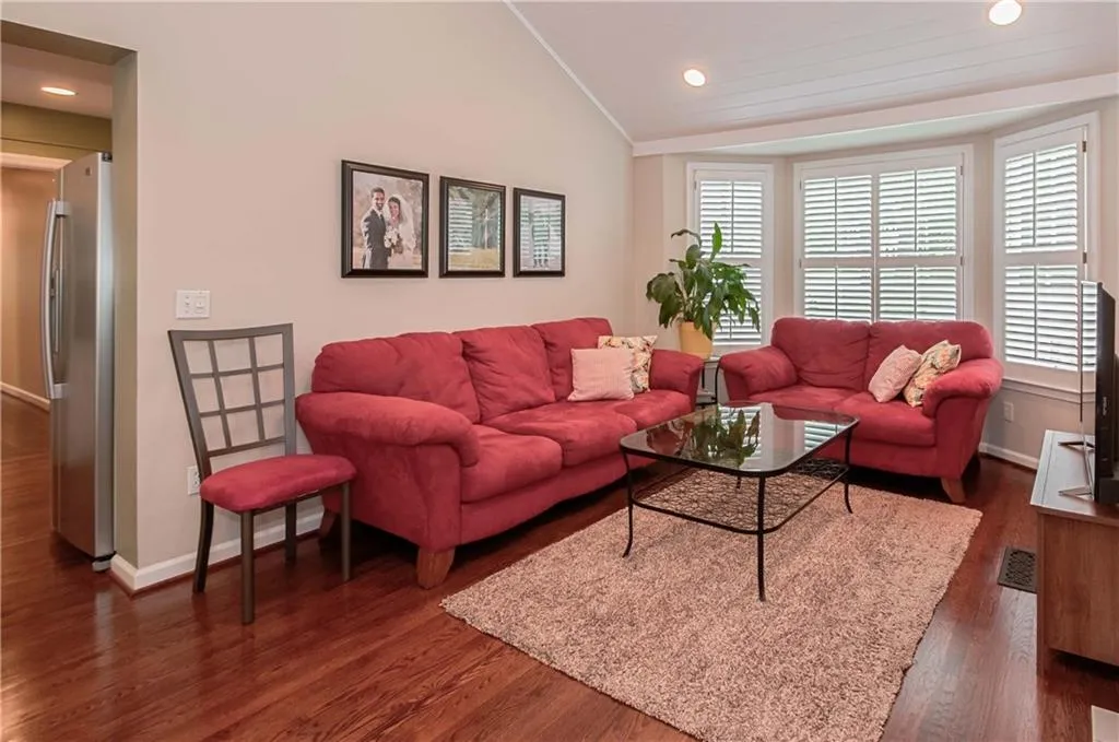 301 Windsor Parkway, Sandy Springs, Georgia 30342, 3 Bedrooms Bedrooms, ,2 BathroomsBathrooms,Residential,Sold,301 Windsor Parkway,5896152