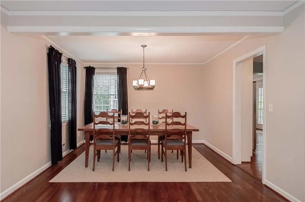 301 Windsor Parkway, Sandy Springs, Georgia 30342, 3 Bedrooms Bedrooms, ,2 BathroomsBathrooms,Residential,Sold,301 Windsor Parkway,5896152