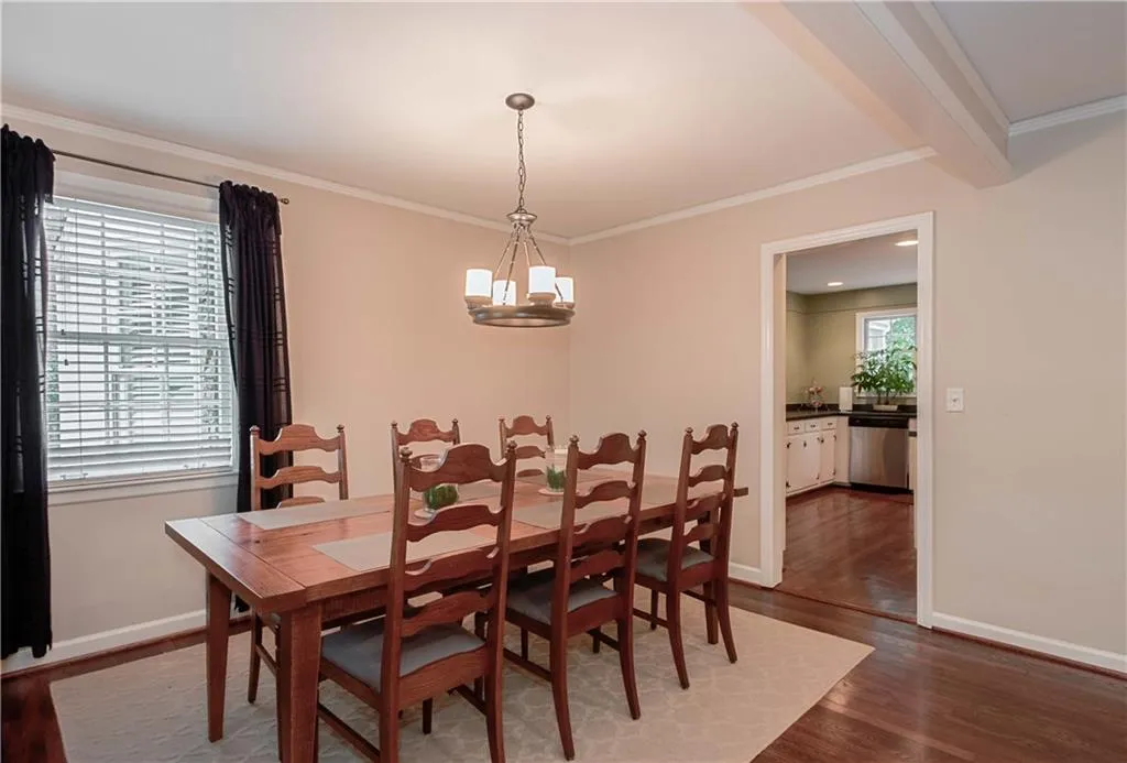 301 Windsor Parkway, Sandy Springs, Georgia 30342, 3 Bedrooms Bedrooms, ,2 BathroomsBathrooms,Residential,Sold,301 Windsor Parkway,5896152