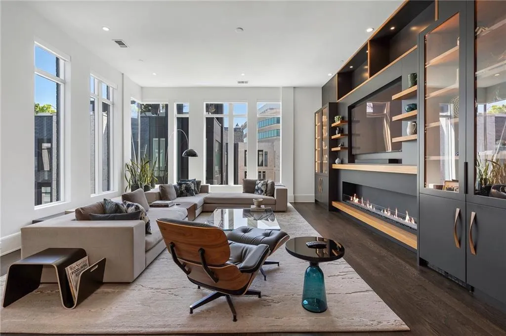 1301 Peachtree Street Ne Unit 5c, Atlanta, Georgia 30309, 2 Bedrooms Bedrooms, ,2 BathroomsBathrooms,Residential,For Sale,1301 Peachtree Street Ne Unit 5c,7549184