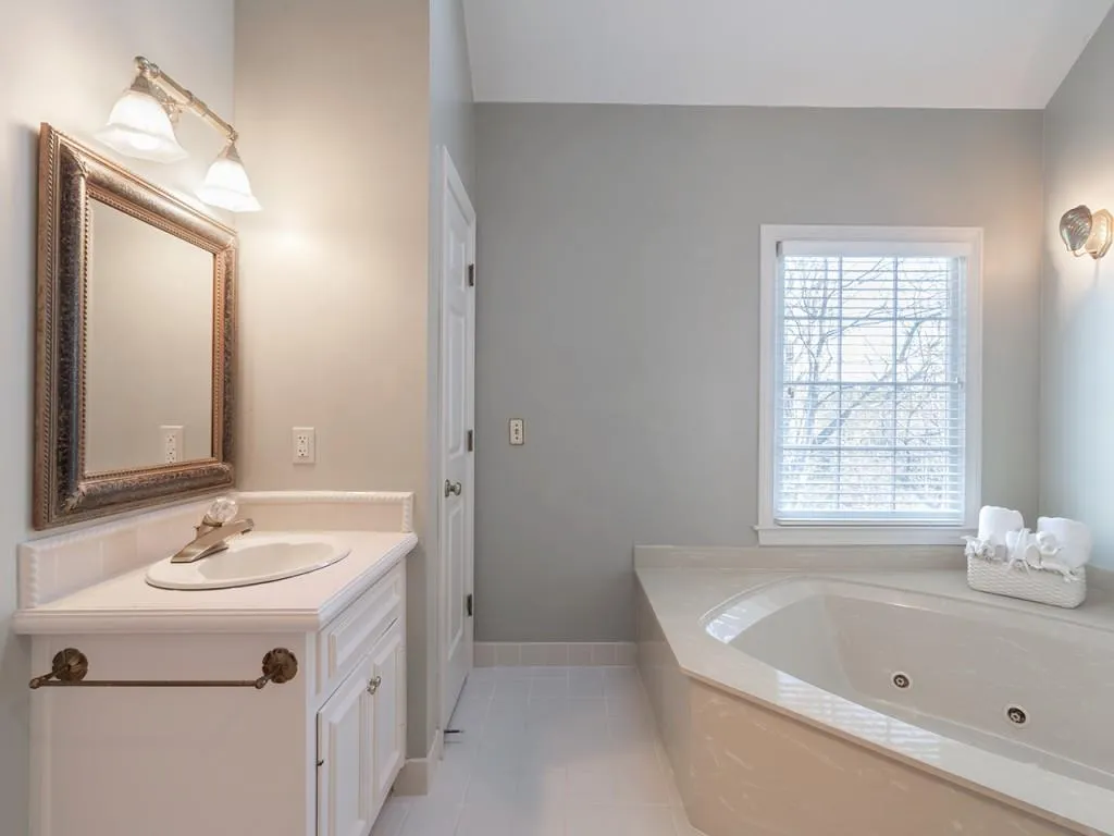 345 Cameron Ridge Drive, Sandy Springs, Georgia 30328, 6 Bedrooms Bedrooms, ,4 BathroomsBathrooms,Residential,Sold,345 Cameron Ridge Drive,6128257