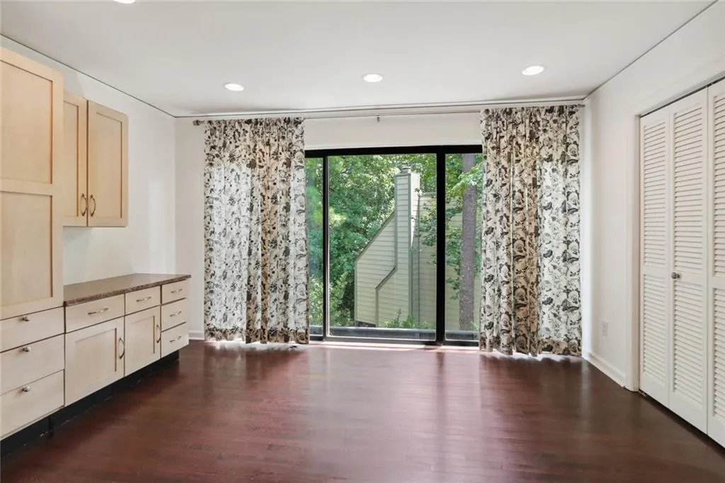 53 Forrest, Atlanta, Georgia 30328, 2 Bedrooms Bedrooms, ,2 BathroomsBathrooms,Residential,Sold,53 Forrest,7095819