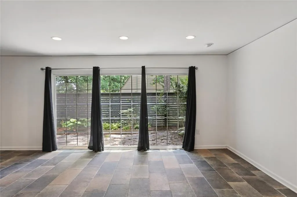 53 Forrest, Atlanta, Georgia 30328, 2 Bedrooms Bedrooms, ,2 BathroomsBathrooms,Residential,Sold,53 Forrest,7095819