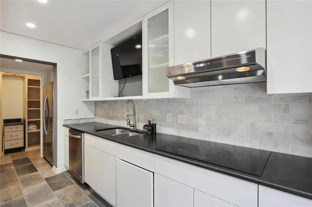 53 Forrest, Atlanta, Georgia 30328, 2 Bedrooms Bedrooms, ,2 BathroomsBathrooms,Residential,Sold,53 Forrest,7095819