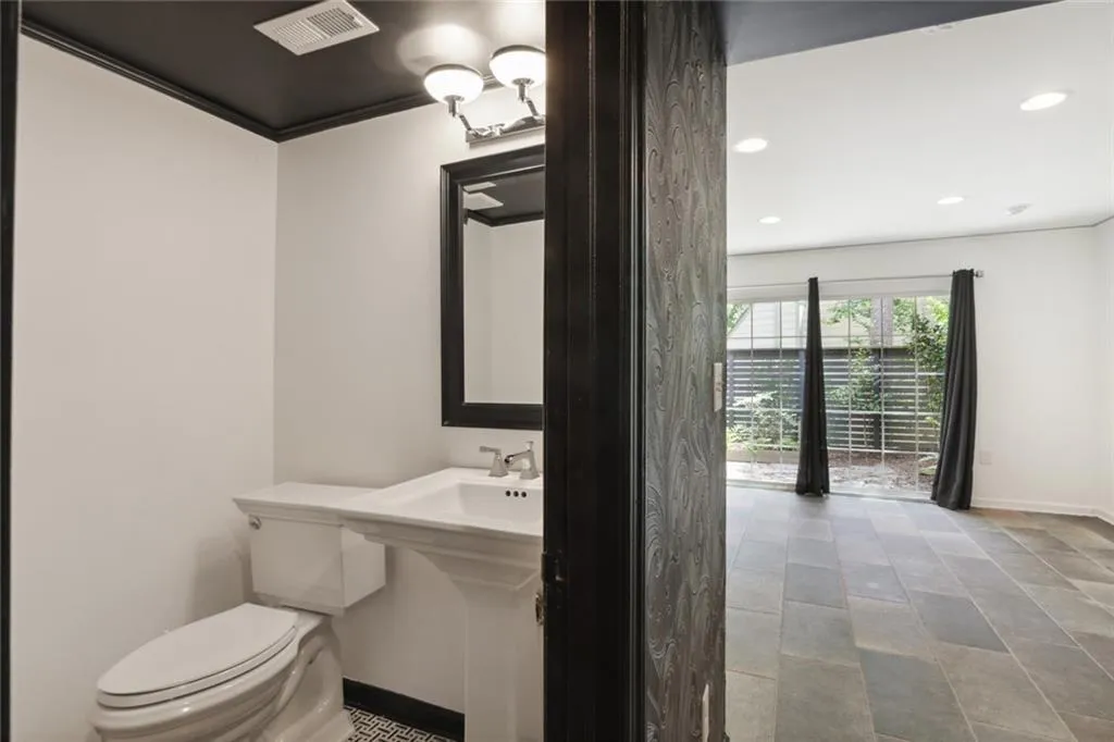 53 Forrest, Atlanta, Georgia 30328, 2 Bedrooms Bedrooms, ,2 BathroomsBathrooms,Residential,Sold,53 Forrest,7095819