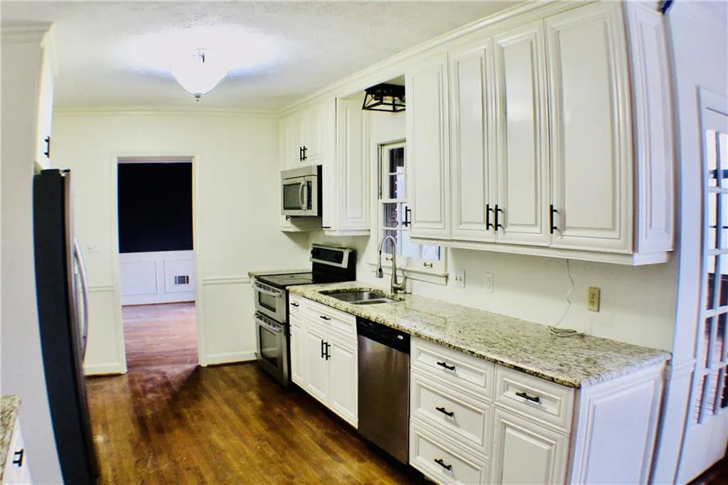 335 Cannady Court, Sandy Springs, Georgia 30350, 5 Bedrooms Bedrooms, ,4 BathroomsBathrooms,Residential,Sold,335 Cannady Court,6984703