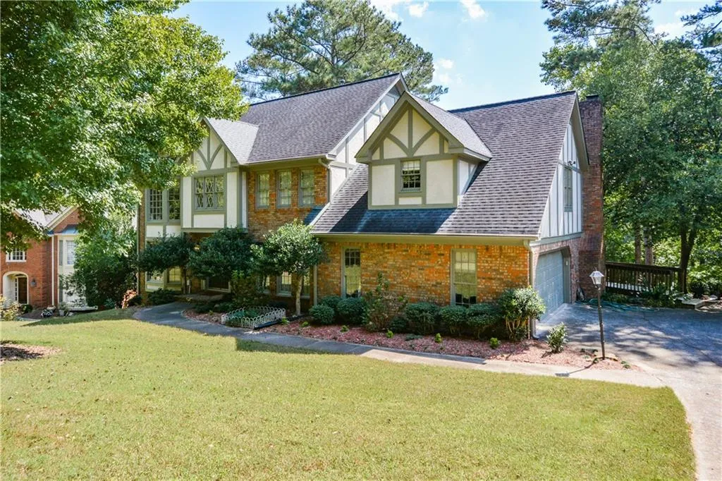 335 Cannady Court, Sandy Springs, Georgia 30350, 5 Bedrooms Bedrooms, ,4 BathroomsBathrooms,Residential,Sold,335 Cannady Court,6984703