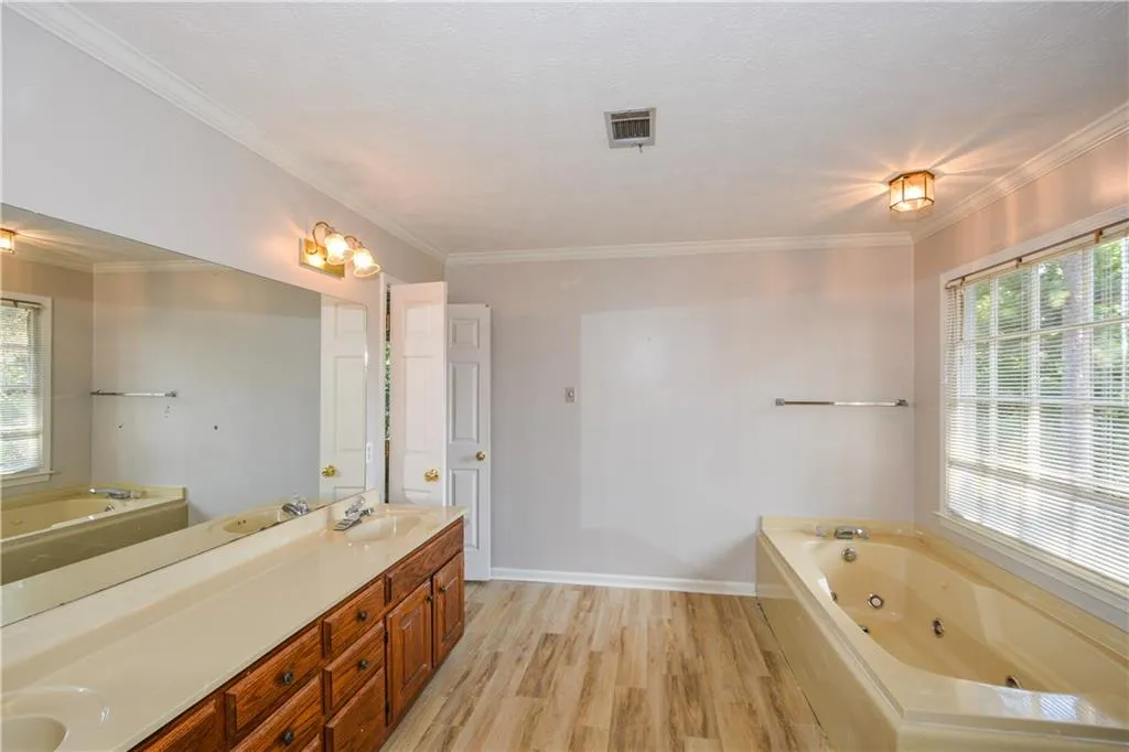 335 Cannady Court, Sandy Springs, Georgia 30350, 5 Bedrooms Bedrooms, ,4 BathroomsBathrooms,Residential,Sold,335 Cannady Court,6984703