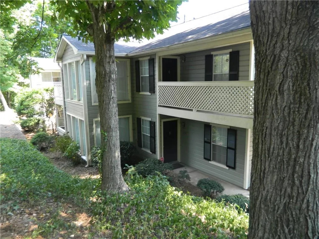 908 Natchez Trace, Sandy Springs, Georgia 30350, 2 Bedrooms Bedrooms, ,2 BathroomsBathrooms,Residential,Sold,908 Natchez Trace,6612117