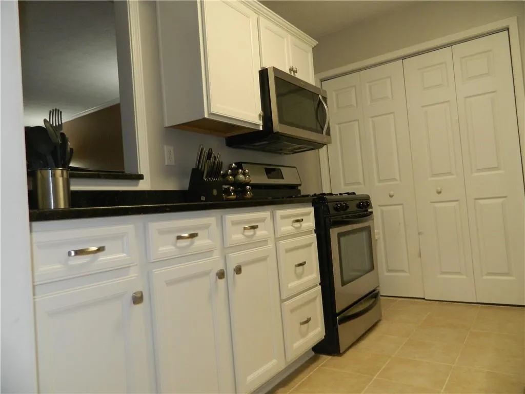 908 Natchez Trace, Sandy Springs, Georgia 30350, 2 Bedrooms Bedrooms, ,2 BathroomsBathrooms,Residential,Sold,908 Natchez Trace,6612117