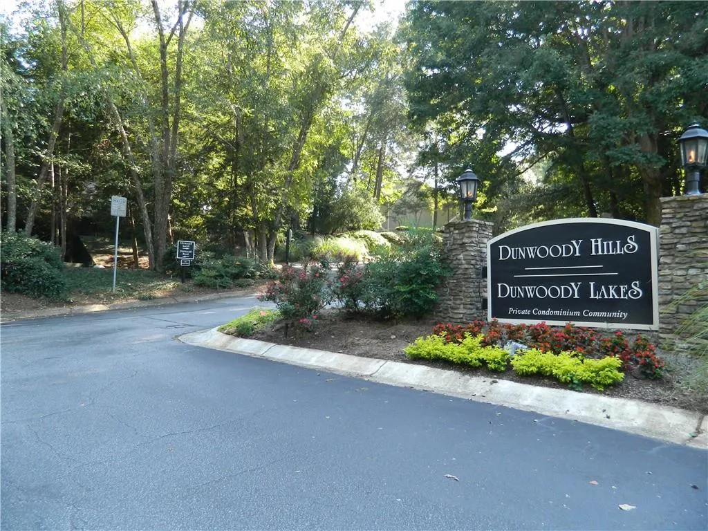 908 Natchez Trace, Sandy Springs, Georgia 30350, 2 Bedrooms Bedrooms, ,2 BathroomsBathrooms,Residential,Sold,908 Natchez Trace,6612117