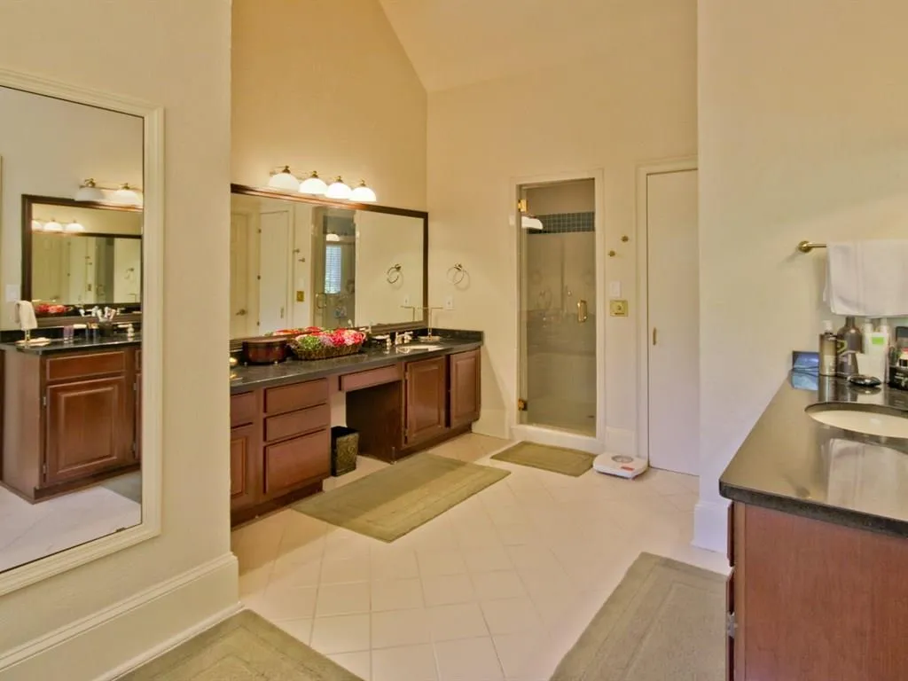 2105 Dunwoody Heritage Drive, Sandy Springs, Georgia 30350, 6 Bedrooms Bedrooms, ,4 BathroomsBathrooms,Residential,Sold,2105 Dunwoody Heritage Drive,5520887