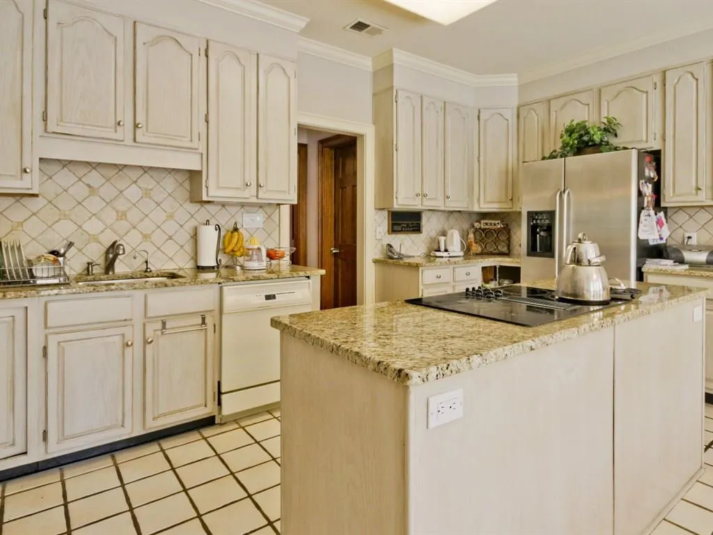 2105 Dunwoody Heritage Drive, Sandy Springs, Georgia 30350, 6 Bedrooms Bedrooms, ,4 BathroomsBathrooms,Residential,Sold,2105 Dunwoody Heritage Drive,5520887
