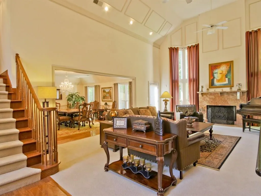 2105 Dunwoody Heritage Drive, Sandy Springs, Georgia 30350, 6 Bedrooms Bedrooms, ,4 BathroomsBathrooms,Residential,Sold,2105 Dunwoody Heritage Drive,5520887