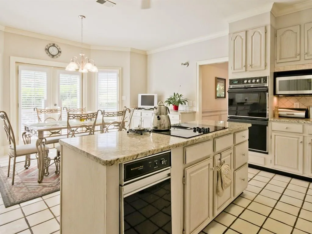 2105 Dunwoody Heritage Drive, Sandy Springs, Georgia 30350, 6 Bedrooms Bedrooms, ,4 BathroomsBathrooms,Residential,Sold,2105 Dunwoody Heritage Drive,5520887
