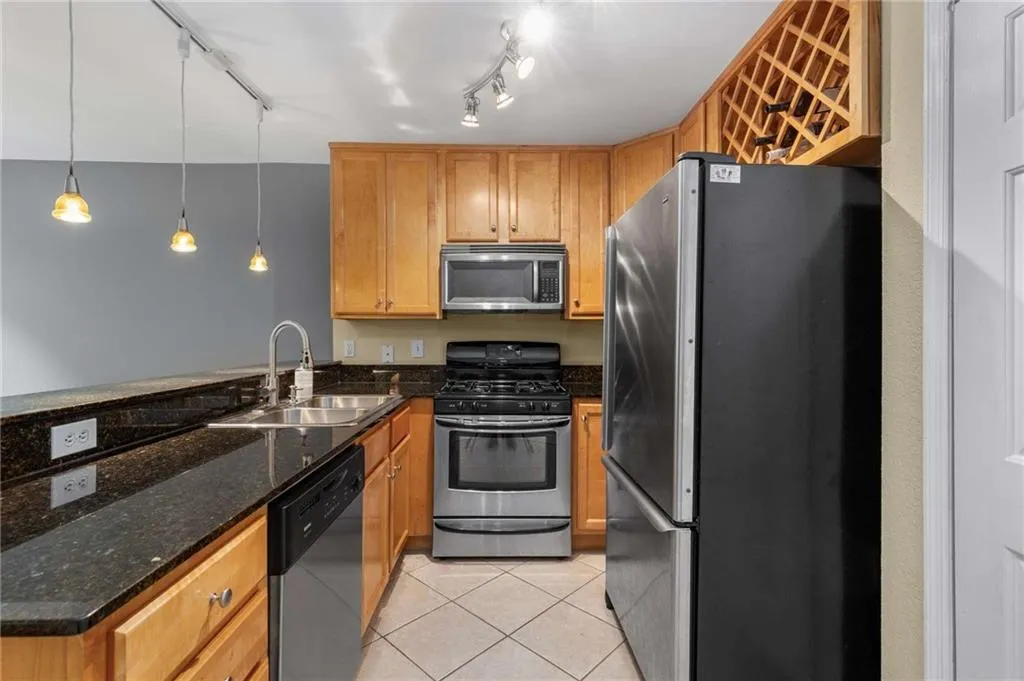 1445 Monroe Drive Ne Unit 40c, Atlanta, Georgia 30324, 2 Bedrooms Bedrooms, ,2 BathroomsBathrooms,Residential,For Sale,1445 Monroe Drive Ne Unit 40c,7610302