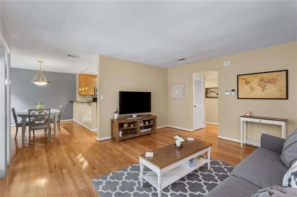 1445 Monroe Drive Ne Unit 40c, Atlanta, Georgia 30324, 2 Bedrooms Bedrooms, ,2 BathroomsBathrooms,Residential,For Sale,1445 Monroe Drive Ne Unit 40c,7610302