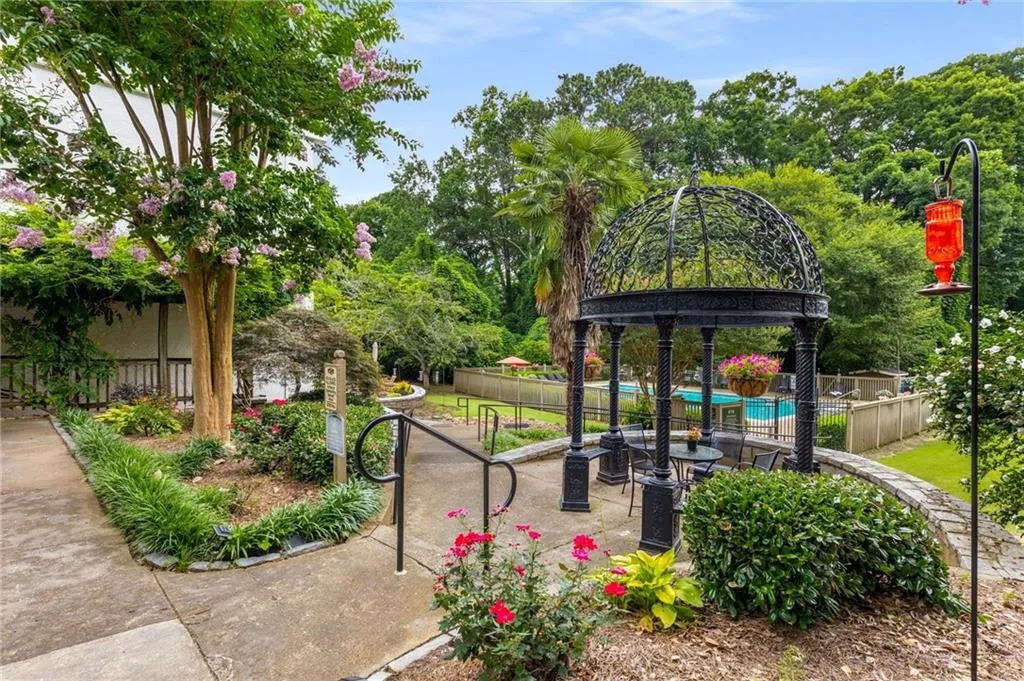 1445 Monroe Drive Ne Unit 40c, Atlanta, Georgia 30324, 2 Bedrooms Bedrooms, ,2 BathroomsBathrooms,Residential,For Sale,1445 Monroe Drive Ne Unit 40c,7610302