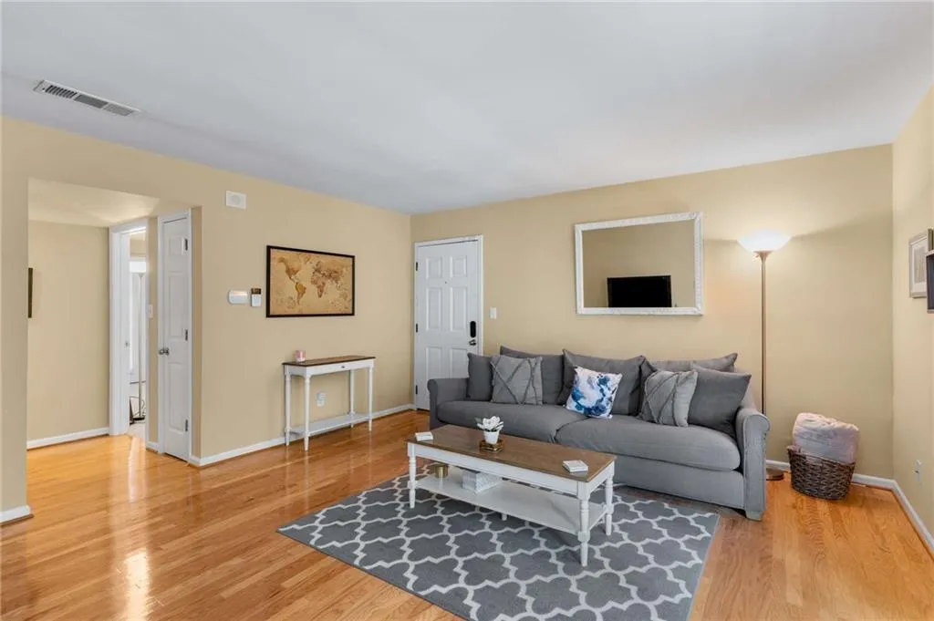 1445 Monroe Drive Ne Unit 40c, Atlanta, Georgia 30324, 2 Bedrooms Bedrooms, ,2 BathroomsBathrooms,Residential,For Sale,1445 Monroe Drive Ne Unit 40c,7610302